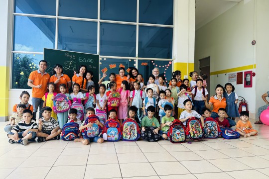 EZLand đồng hành đến trường cùng các em nhỏ tại Phoenix Orphanage