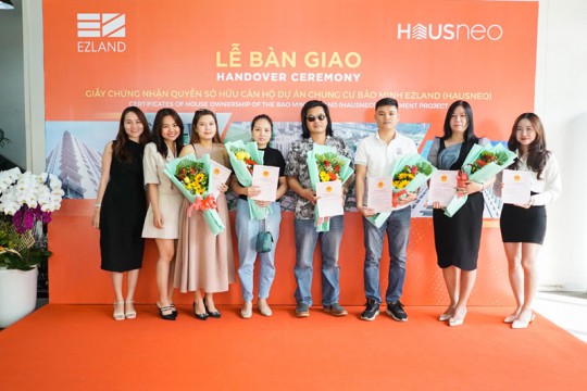 EZLand officially handed over the first apartment ownership certificates of Bao Minh EZLand Apartment (HausNeo)